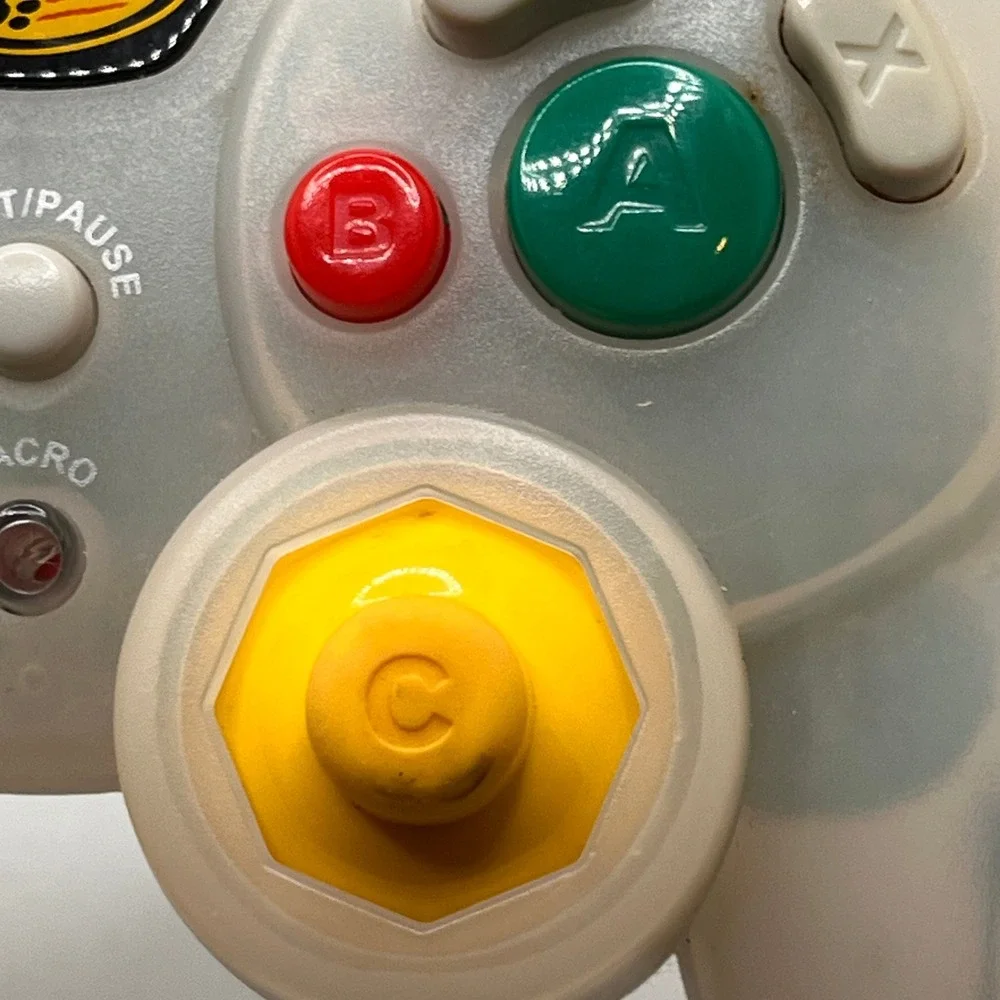 Mad Catz Control‎ Pad Pro GameCube Controller Clear Purple Pre-Owned 5626 Wired